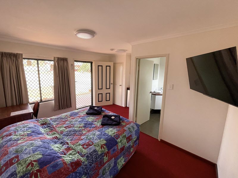 Internal shot of a motel accommodation room at Commercial Hotel Meekatharra.